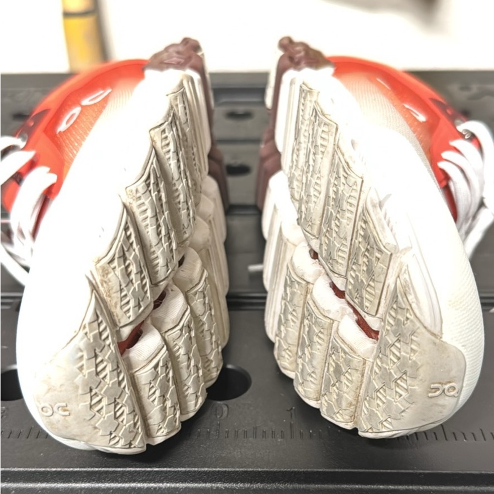 On Cloud Running Women's Running Shoe - Size 7.5 - Picture 6 of 6